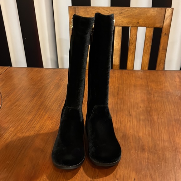 Michael Kors Emma Lily black velour Boots new Girls Toddlers Size 11 - Picture 4 of 11